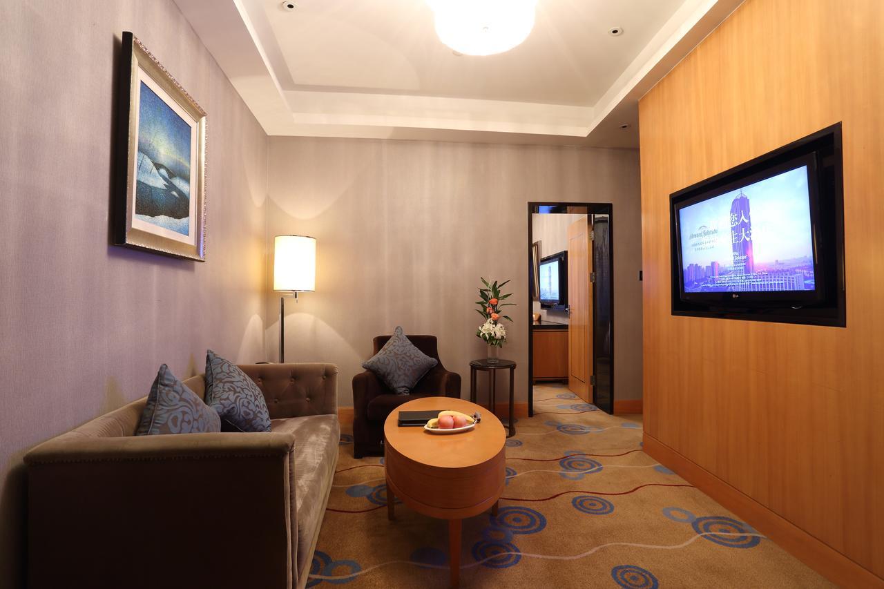 Howard Johnson Kaina Plaza Changzhou Чанчжоу Екстер'єр фото