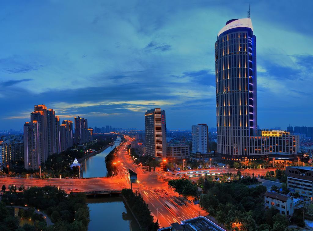 Howard Johnson Kaina Plaza Changzhou Чанчжоу Екстер'єр фото